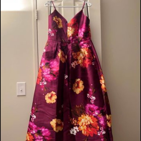 BRAND NEW NEVER USED Floral violet Alexa B nites dress size 6 Medium - Picture 2 of 4